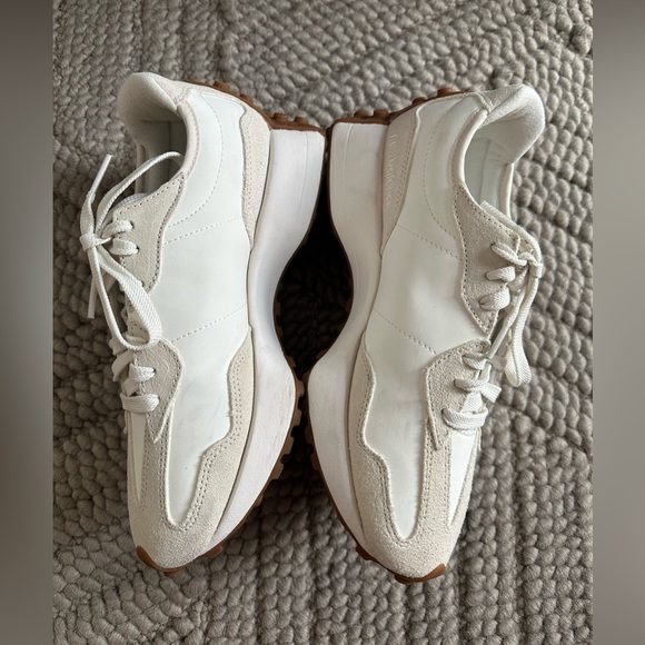 New Balance Women's Shoes - White and Tan - NWOB - Picture 4 of 9